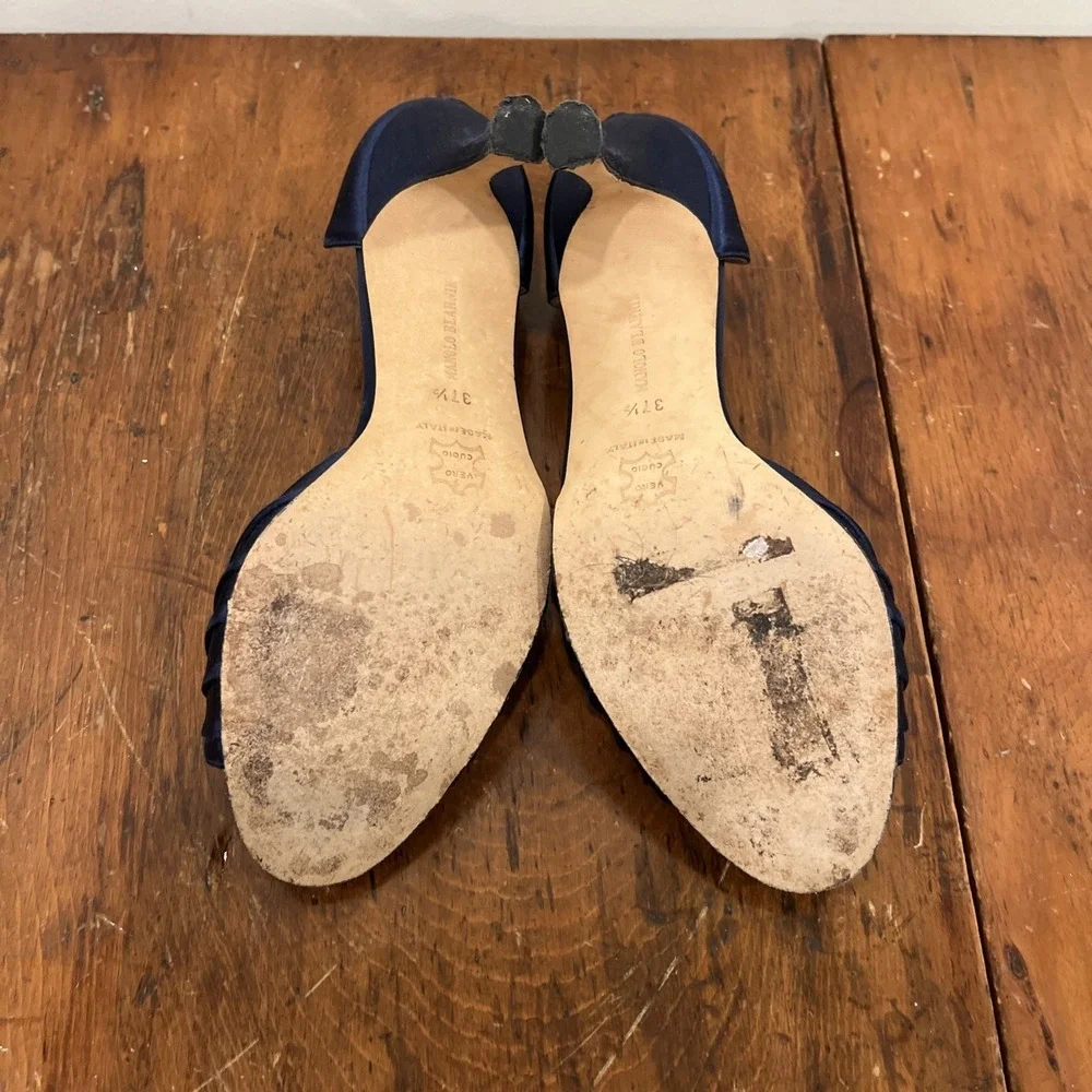 MANOLO BLAHNIK d'Orsay Navy Blue Satin Silver Pumps 37.5 Wedding, Authentic